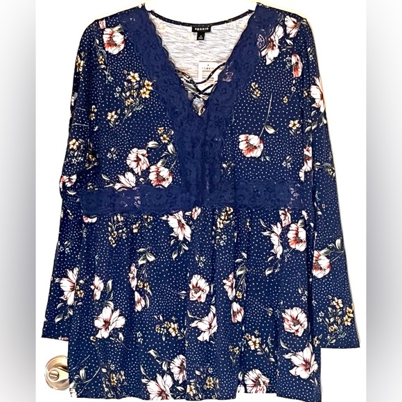 torrid Tops - Torrid blue floral polka dot with lace trim blouse. Size 3.